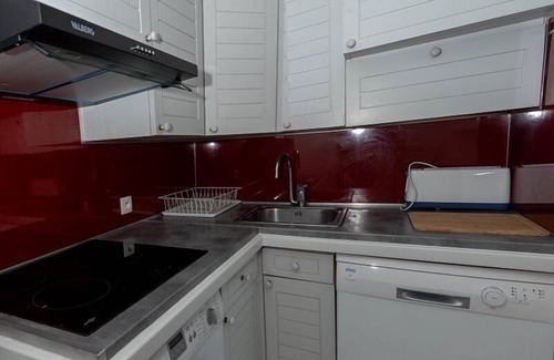 Le Lavandou Apartment | Le Lavandou, Nice one-bedroom to rent for 4 people, seaview, steps from the beach