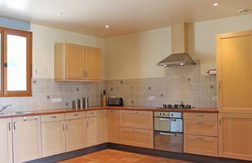 Nabinaud Cottage | Le Lavoir - sleeps 6 guests in 3 bedrooms