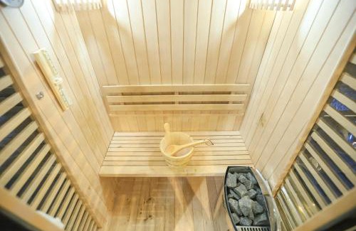 Saint-Roch - Badouillere - Chavanelle Apartment | Le Legendary Spa, hypercentre avec sauna, balnéo et wifi par SOVALFI