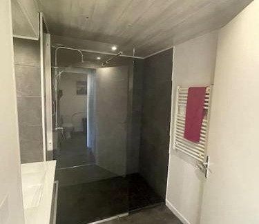 Paroy-sur-Tholon Apartment | Le Leone