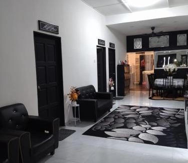 Alor Gajah Apartment | Le' Leyna Homestay