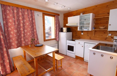 Nevache Ski Chalet | Le Leyrier: Hameau des Chazals Nevache Hautes Alpes