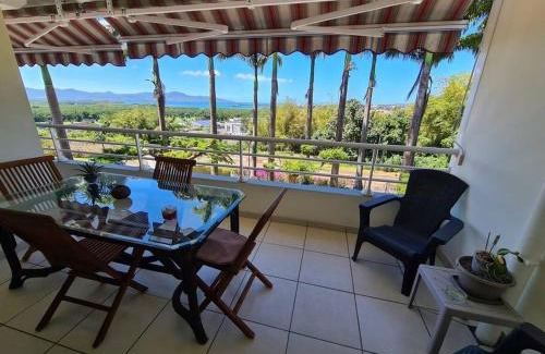 Le Lamentin Apartment | Le Lis Vacances et Affaire Cosy vue Mer
