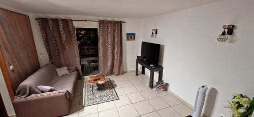 Le Lamentin Apartment | Le Lis Vacances et Affaire Cosy vue Mer