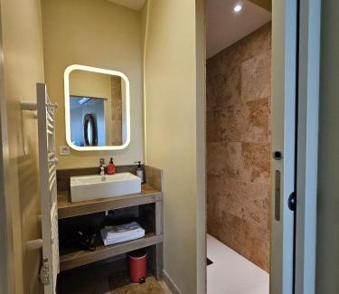 Genas Apartment | Le Loft de Genas - la Bastide, le Chalet, le Loft, le Mas, la Paillote