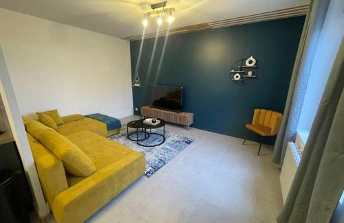 Charnay-les-Macon Apartment | Le loft du centre ville billard & baby-foot au porte de Mâcon