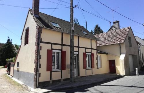 Sainte-Genevieve-des-Bois Apartment | Le Loft Montargis Gien maison de ville