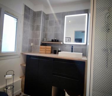 Miroir - Batignolles Apartment | Le Loge'Mans Appartement proche gare , Tram et centre ville