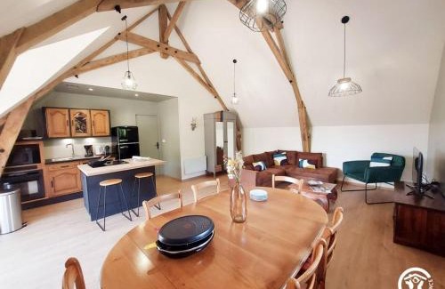 Ambrieres-les-Vallees House | Le Logis des Vallées, 6/7 pers avec piscine et sauna