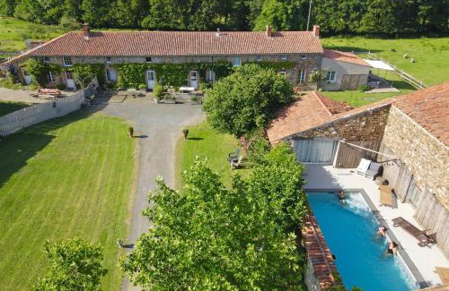 Cholet Apartment | Le logis de la Grange aux Gîtes de l'Etang des Noues,