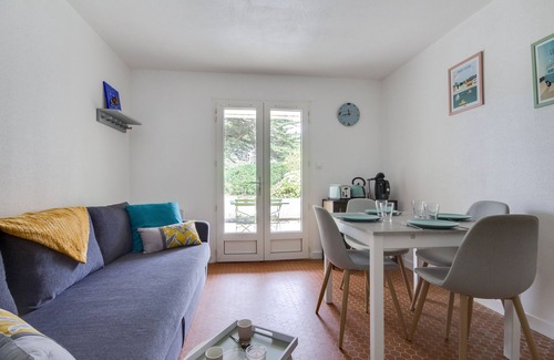 Saint-Nic Apartment | Le Loriot - One Bedroom Apartment, Sleeps 4
