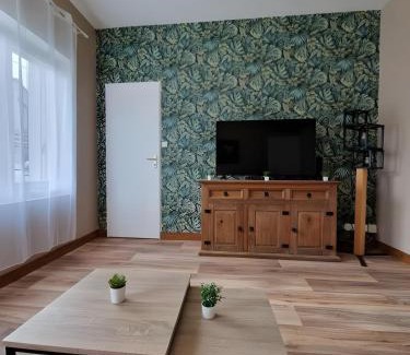 Miroir - Batignolles Apartment | Le Lotus - Centre - 4pers - Rêve au Mans