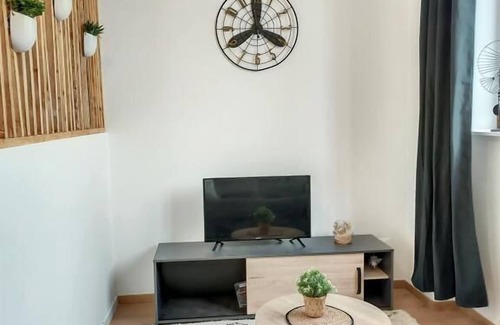 Saint-Quentin Apartment | Le Lotus