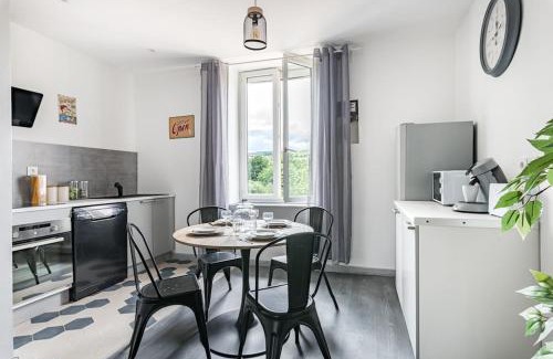 LʼHorme Apartment | Le Louisa - Cosy et chic 30 min LYON