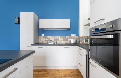 Royat Apartment | Le Louvre - Appart proche thermes chic & douillet