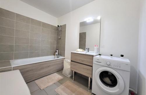 Bagneux Apartment | Le Lucie - Bain de lumière au pied du métro