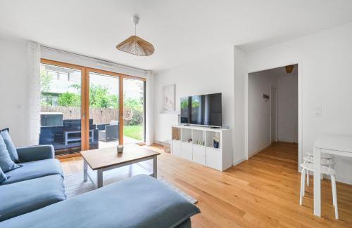Rungis Apartment | Le Lumina - 6 pers - Proche Orly - Jardin