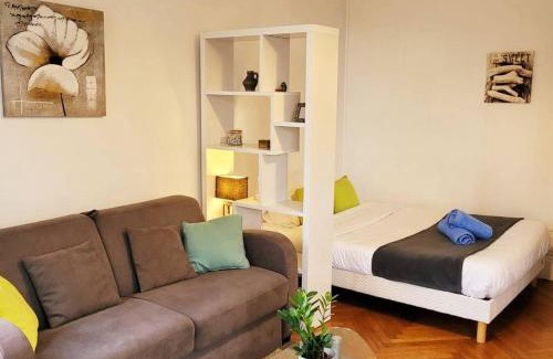 Plessis Tison Apartment | Le lumineux - Appartement central sur parquet chevrons - Chez Lulu
