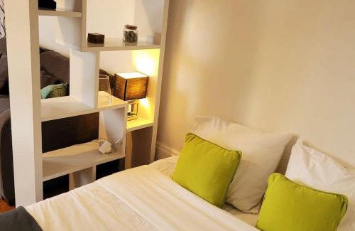 Plessis Tison Apartment | Le lumineux - Appartement central sur parquet chevrons - Chez Lulu
