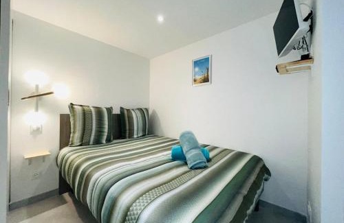 Saint-Serge Apartment | Le Lys Bleu