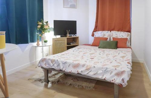 Loos Apartment | Le Lys d Or Studio cosy proche Lille CHU