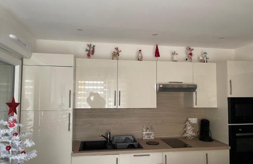 Quartier Saint-Leon House | Le lys