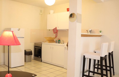 Orleans Apartment | Le Madeleine - Free Parking - Balcony - Fiber