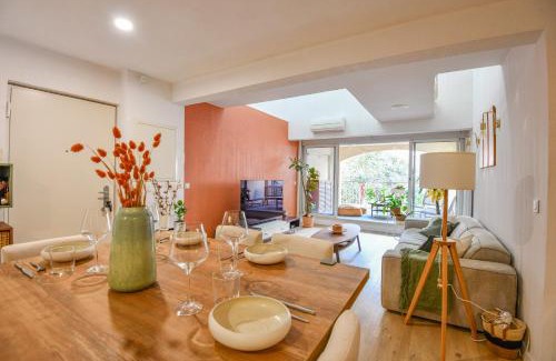 1st Arrondissement Apartment | Le Mages - Appart 2 ch avec terrasse et parking