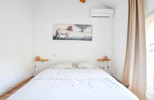 1st Arrondissement Apartment | Le Mages - Appart 2 ch avec terrasse et parking