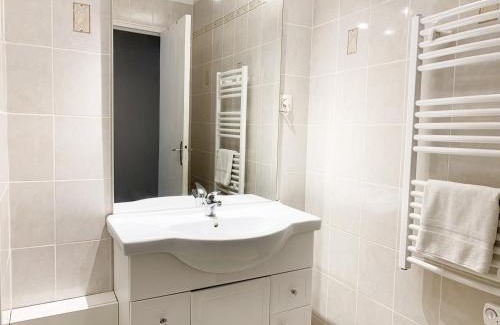 Mainvilliers Apartment | Le Mainvillois - Parking Included