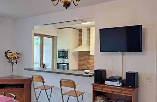 Gares Apartment | Le Majestic ~ Fully Equipped, Parking & Air Conditioning