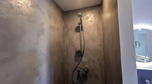 Le Creusot Apartment | Le Majestueux Calme Central Chic