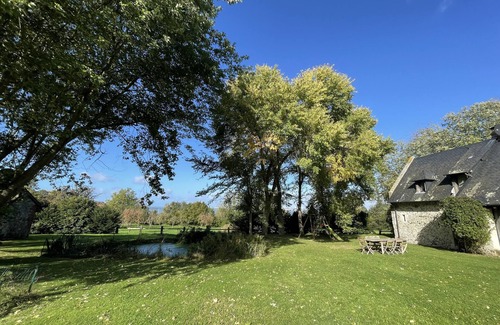 Equemauville House | Le manoir de la source