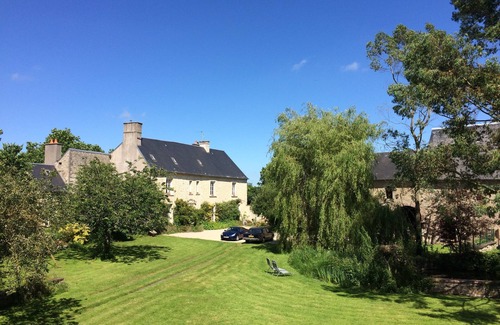 Saint-Loup-Hors Apartment | Le Manoir des Doyens Loft Apartment - Sleeps 8!