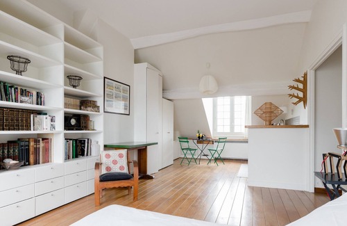 Saint-Gervais Apartment | Le Marais - Hotel De Ville Area Studio with Amazing City Views!