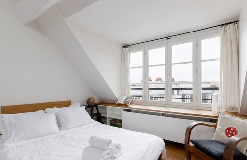 Saint-Gervais Apartment | Le Marais - Hotel De Ville Area Studio with Amazing City Views!