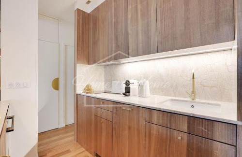 3rd Arrondissement Apartment | Le Marais Luxury & Charm 70m of Design