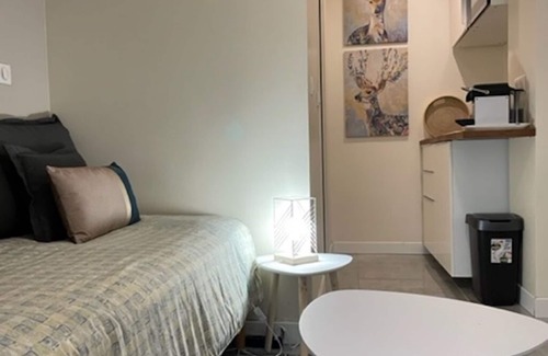 Arts-et-Metiers Apartment | Le Marais, rue Volta Studio with A/C