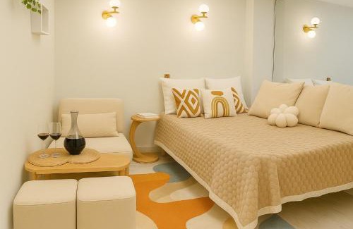 Strasbourg -Saint-Denis Apartment | LE MARAIS-SAINT MARTIN working & living