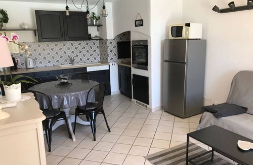 Orange House | Le Mas d'Hortense in Orange Charming vacation home "Beguin" 4 * Swimming pool