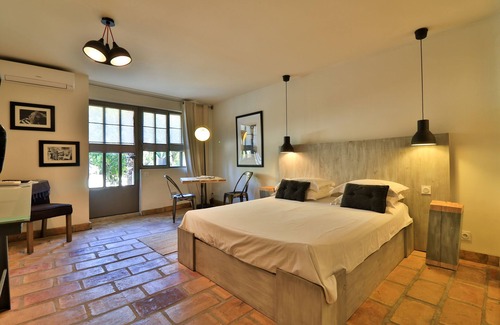 Saint-Laurent-d'Aigouze Bed & Breakfast | Le Mas des Brune