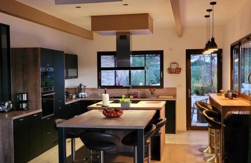 Joyeuse House | Le Mas de la Corniche