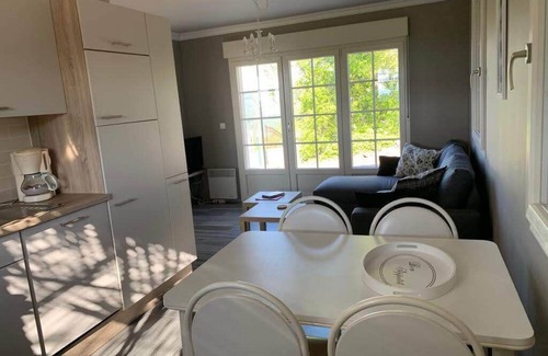 Chambonas Apartment | Le Mas de Vignal, gîte for 2 people, infinity pool