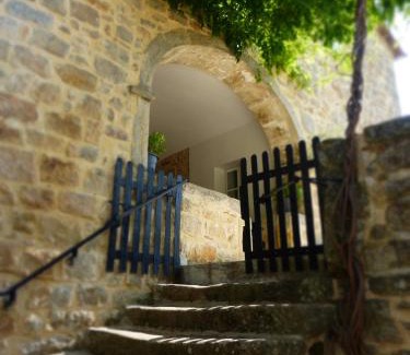 Saint-Paul-le-Jeune Bed & Breakfast | Le Mas des Monèdes
