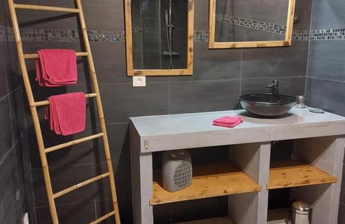 Labeaume Bed & Breakfast | Le Mas des Roches Jacuzzi privatif