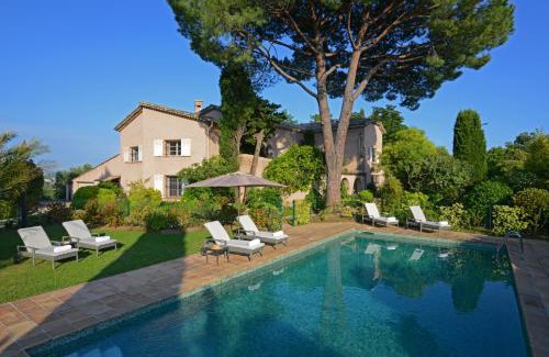 Saint-Paul-de-Vence Bed & Breakfast | Le Mas du Chanoine