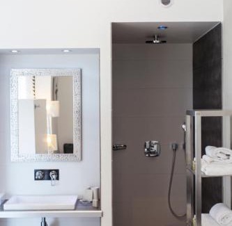 Saint-Privat-de-Champclos Hotel | Le Mas du Terme