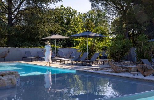 Saint-Privat-de-Champclos Hotel | Le Mas du Terme