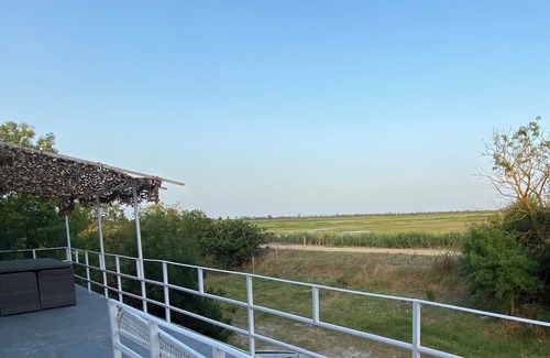 Saint-Laurent-d'Aigouze Other | Le mas aux Oiseaux au Coeur de la Petite Camargue Gardoise