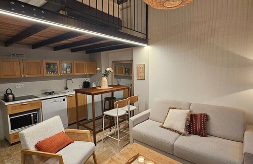 Genas Apartment | Le Mas-Loft-Private Bathroom-Apartment-Garden view